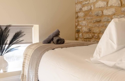 Cowbridge Casa | Exclusive Cottage Retreat Near Cardiff