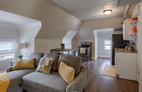 Southmoreland Apartamento | 5minsTo KU Med Free Wi-Fi W&D
