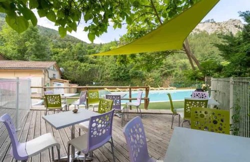 Orpierre Casa | Camping 4 étoiles - Piscine - eeeaeg