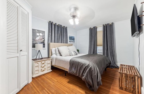 West Irondequoit Casa | Explore City & Nature: Close to Lake, Zoo & Parks!