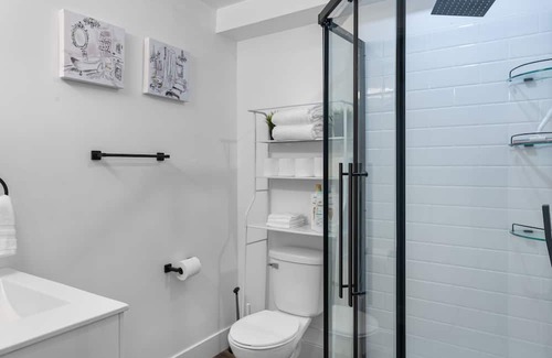 Dieppe Apartamento | Stylish 1BR Duplex w/Free Parking & Wi-Fi