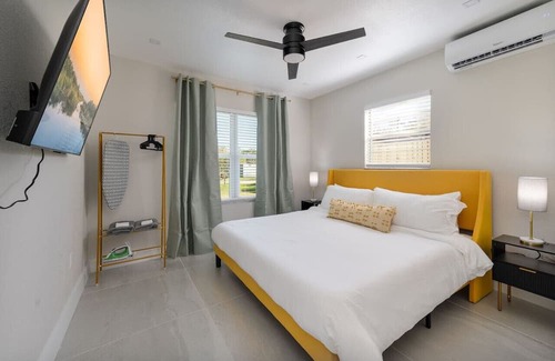 Saint Cloud Casa | Pet friendly + in Dwtn + 20mi to Disney & Parks!