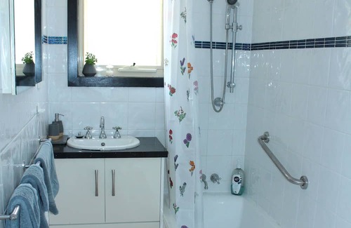 Invermay Cabaña | A Little Luxury - Walking Distance to Launceston CBD
