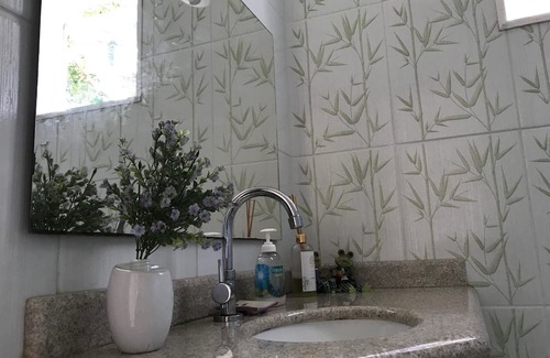 Bonsucesso Casa | Espaço Inteiro: Casa em Saquarema, Brasil - Piscina, Montanhas & Mar