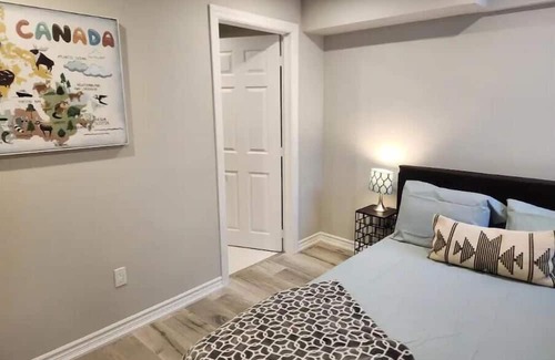 Durham Region Casa | Stylish Retreat in North Oshawa
