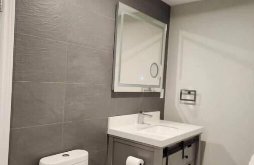 Durham Region Casa | Stylish Retreat in North Oshawa