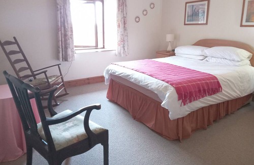Goodwick Cabaña | Rural cottage. Great for families. Fresh air. Amazing skies. Panoramic views.