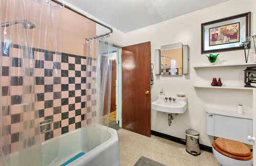 Silverton Casa | 3 BR 1 BA historic brick house w/fire pit & ample parking - 5 mins from Wallace