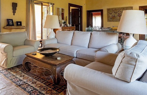 Castelvetrano Villa | Villa Daianira: A characteristic and welcoming one-story villa surrounded by a citrus garden, with Free WI-FI.
