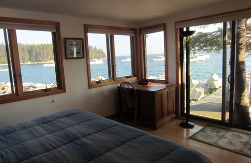 Spruce Head Cabaña | Cozy cottage right on the water