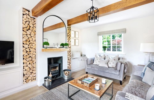 Storwood Casa | ASHLEY COTTAGE, pet friendly, with open fire in Seaton Ross