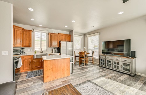 Yuma Casa | Yuma Home w/ Fire Pit & Outdoor Community Pool!