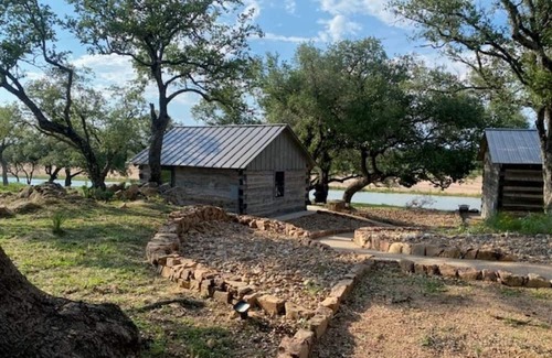 Llano Cabina | Llano River Cabins