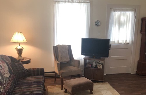 Middleburg Casa | Thompsons Cottage cosy place to feel at home and relax.