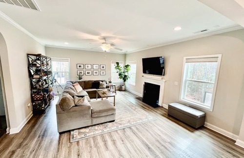 Southern Pines Casa | Spacious Family Home in Southern Pines for 2024 US OPEN. Close to shuttle!