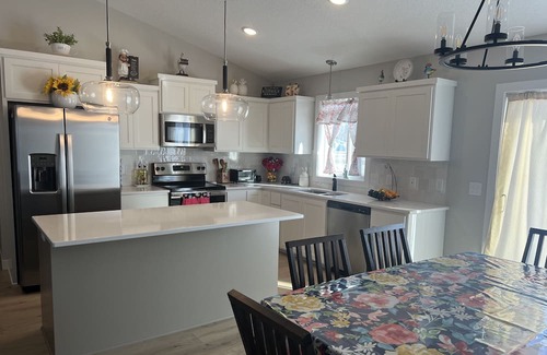 Isanti Casa | Tranquil and Spacious Getaway!