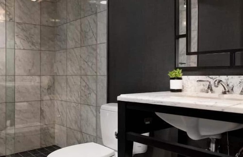 Logan Circle Casa | 2 Standard Two Queens at Viceroy Washington DC, Bring Your Pets, Onsite Pool!