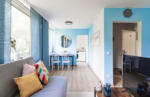 Duisburg City Center Apartamento | - Heavenly Apartment in the Heart of Duisburg - Hbf - Big TV & Working Space -