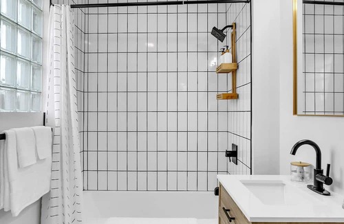 Lowber Cabaña | Cozy cottage overlooking the Great Allegheny Passage Trail