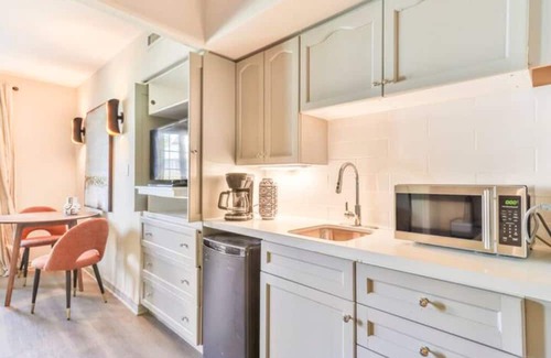 Oro-Medonte Chalet De Esquí | Escape the City in our Chalet Townhouse for 8 - w/ Jacuzzi & Access to Pool /Gym