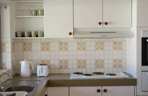 Canberra Casa | 3Brs-Secluded/Spacious/Petfriendly