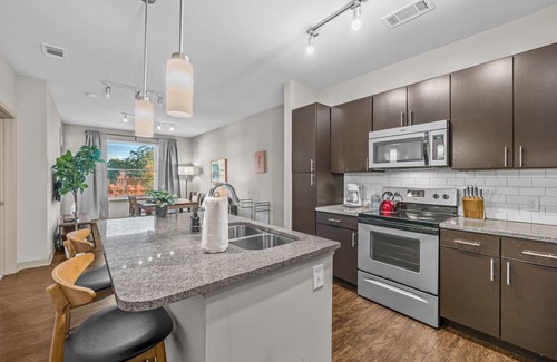 Great Lakes Apartamento | New Apartment in Decatur Square!