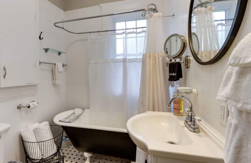 Joplin Casa | The Porter Pearl: Centrally Located Joplin Home!