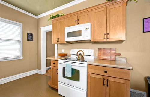 Superior Casa | Bluebird Cottage - Your Duluth/Superior Retreat