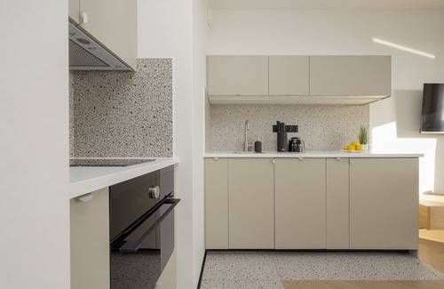 Ursynow Apartamento | Horse Racing View 8th Floor by Renters