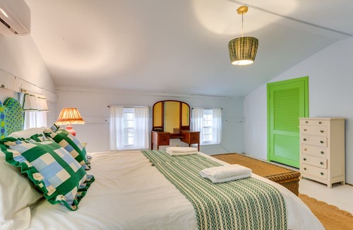 Sussex Casa | Wantage Getaway w/ Private Pickleball Court!
