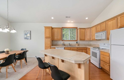 Powellhurst-Gilbert Casa | Serene Haven Retreat on se 141st pl