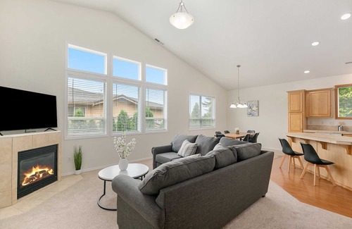 Powellhurst-Gilbert Casa | Serene Haven Retreat on se 141st pl