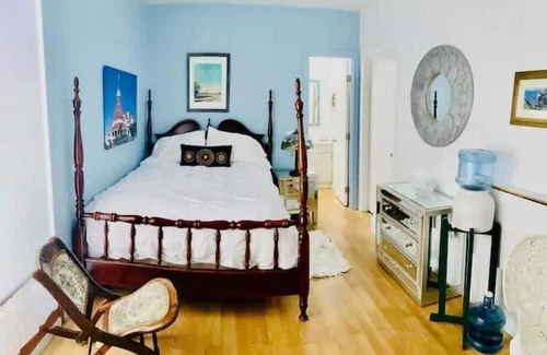 El Cajon Casa | Stunning Bedroom. Access to pool
