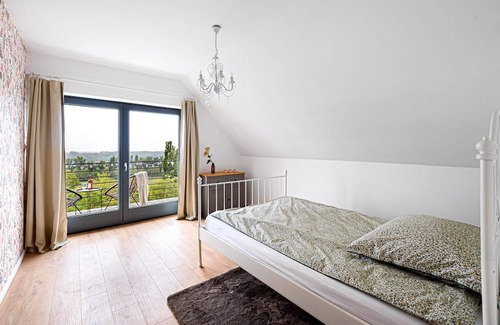 Veroce Cabaña | Dragonfly lodge - private house with hot tub and view to the Danube/mountains