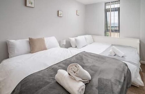Watford Apartamento | Spacious 2 Bed Flat | Free Parking, 15 min to Warner Bros, Nearby Supermarket,