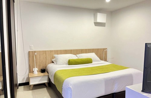 Rionegro Casa | Room in Studio - Suite Hotelera - A 5 Minutos del Aeropuerto