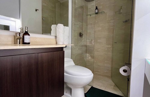 Rionegro Casa | Room in Studio - Suite Hotelera - A 5 Minutos del Aeropuerto
