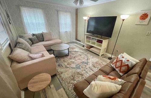 Starkville Casa | This house is a 4 bedroom(s), 2 bathrooms, located in Starkville, MS.