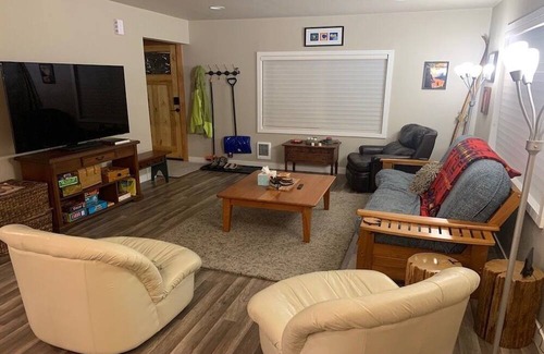 Skykomish Casa | Cozy house in historic Skykomish minutes away from Skiing, Hiking, and the bar!!