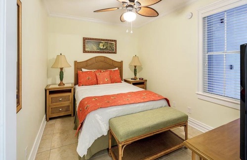 Old Town Complejo | Ocean View w/ Private Beach & Pool 2 Bed/2 Bath Resort w/ free laundry July10-13