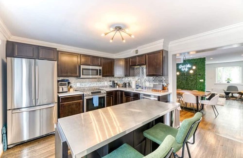 Southeast Casa | Hilltop Hideaway in DC