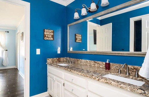 Roswell Casa | Roswell Luxury: 7 BD 5.5 BA 2LVG