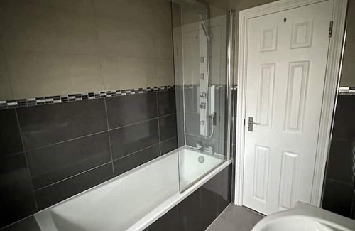 Preston Casa | 5 minutes from Wembley Stadium,Welcome to our spacious & luxurious Himani's Home
