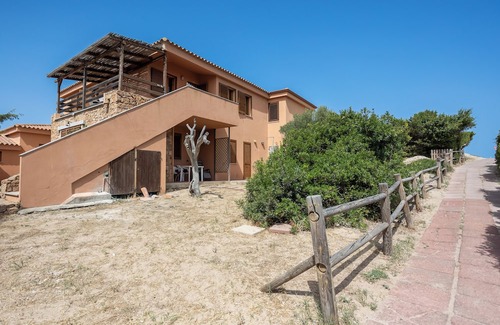 Pirotto Li Frati Apartamento | Apartment 'Baia Delle Mimose M4' with Private Terrace