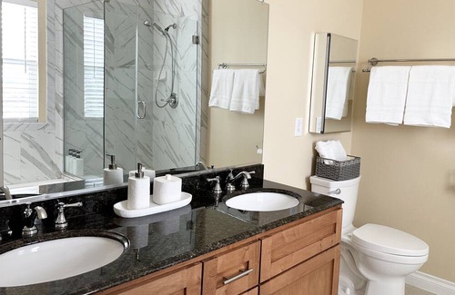 Placentia Casa | Tranquil Tri-Level Gated Townhome