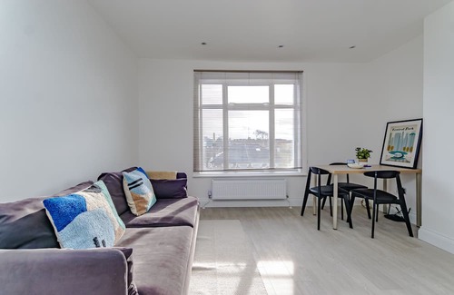Broad Green Apartamento | Luxury apartment with workspace