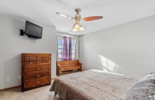 Cass County Casa | Beautiful countryside home, fresh remodel. Minutes from Lincoln and Omaha.