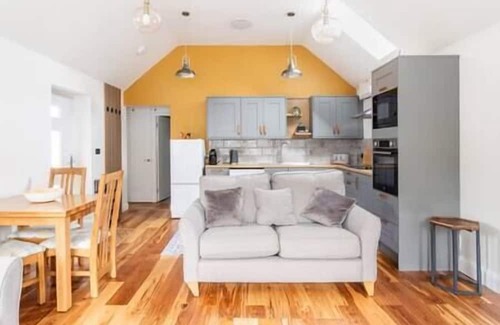 Chard Casa | Jasmin a perfect Somerset escape