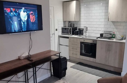 Stoke-on-Trent Apartamento | Beautiful 'n' Cosy City Center Stylish experience centrally-located home