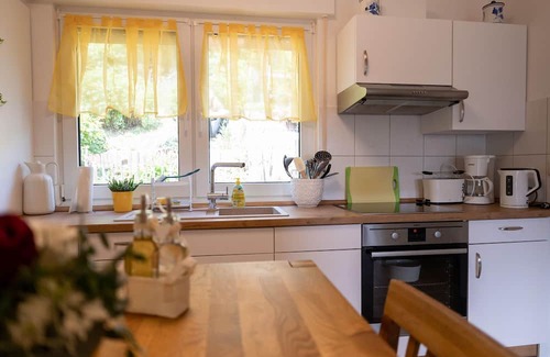 Bad Wildungen Apartamento | Ferienwohnung mit Bergblick